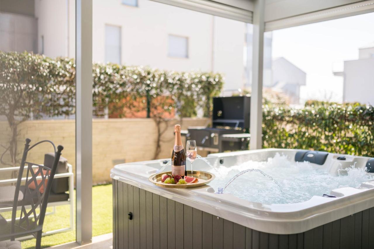 Apt Gioan Novigrad, 500M To Sea, Private Heated Jacuzzi, Bbq, Private Parking Новиград Экстерьер фото